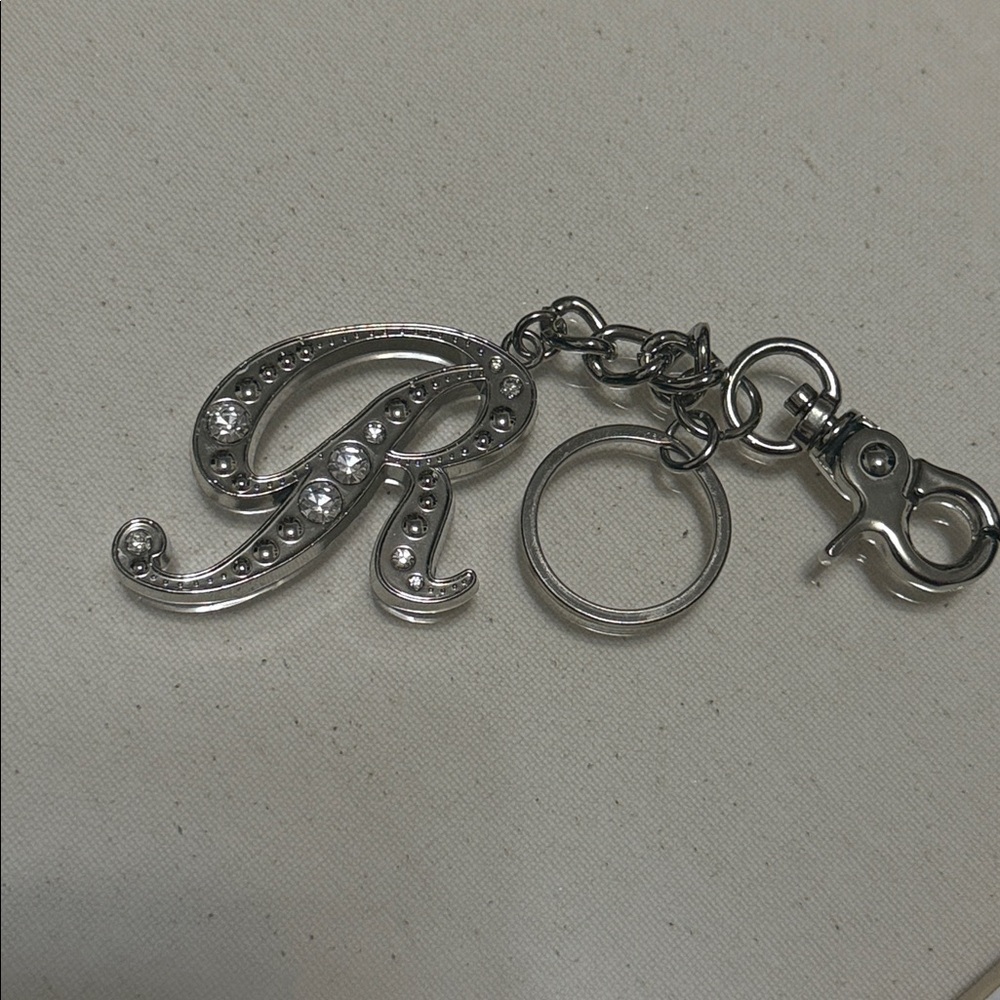 The Letter R Key Chain - Picture 7 of 9